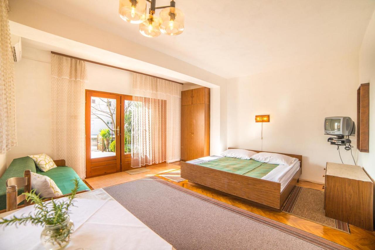 Apartments Antic 4255 Selce Exterior foto
