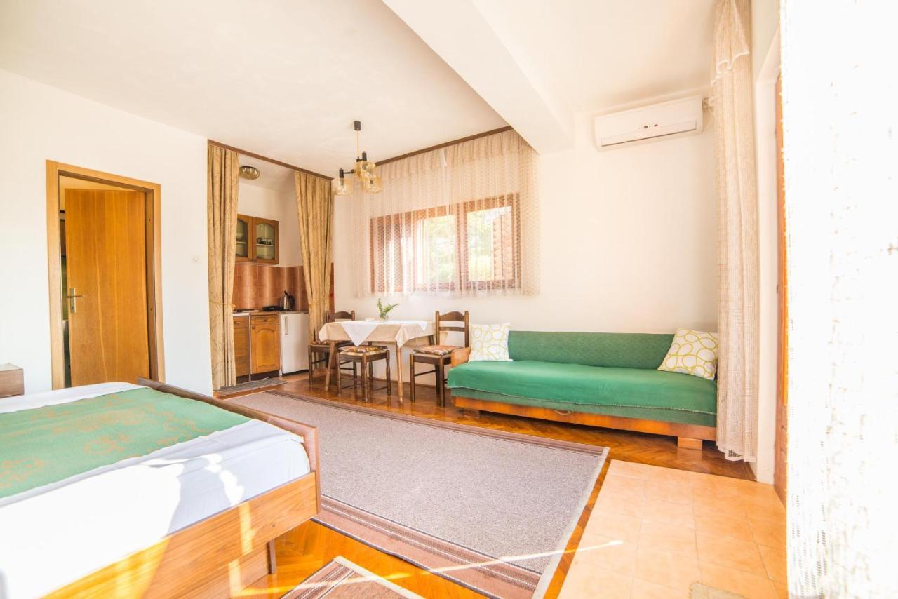 Apartments Antic 4255 Selce Exterior foto